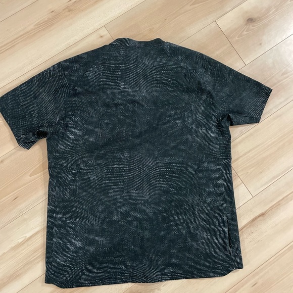 Lululemon Men’s Airing Easy Stand Collar Shirt Digital Drift Black Multi - Picture 10 of 14